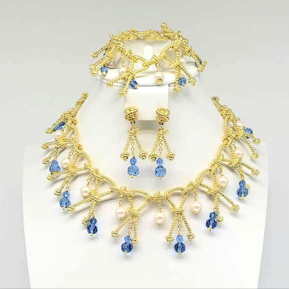 Heidi Daus Twist Gold Knot Jewelry Set with White Glass Pearl + Sapphire Crystal - Picture 1 of 10